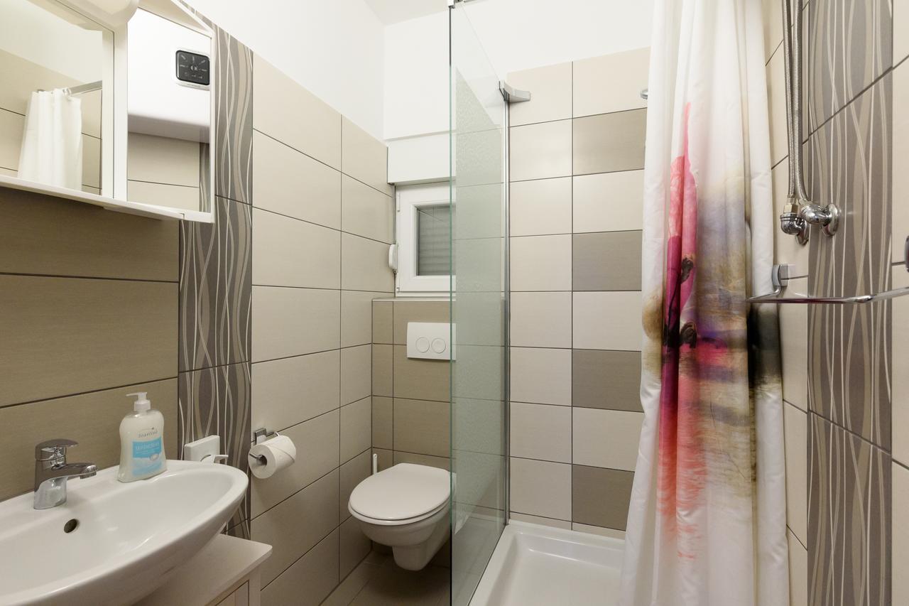 Apartmani Orhideja Горни-Карин Экстерьер фото